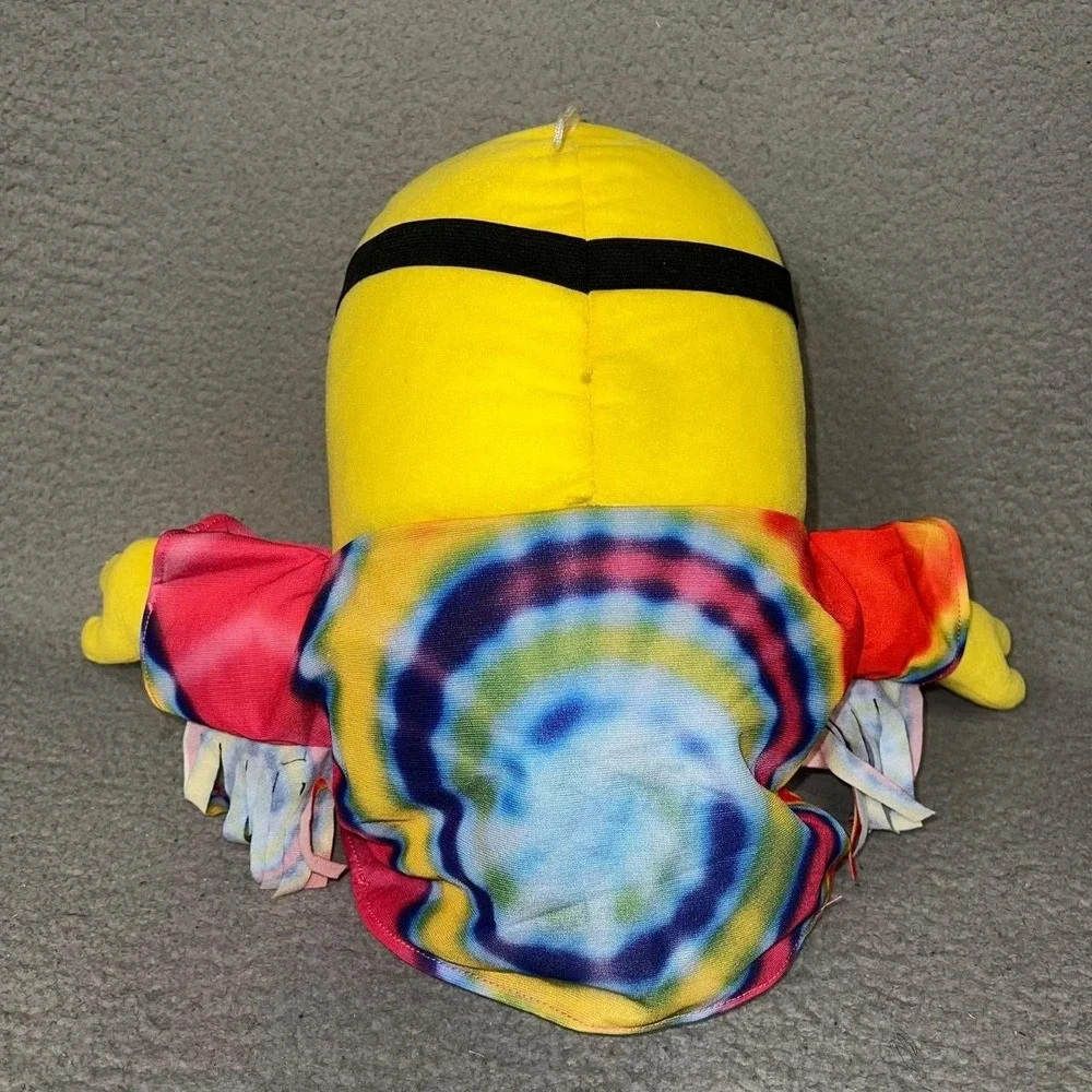 NWT Despicable Me Stuart Hippie Minion Plush Sz 13